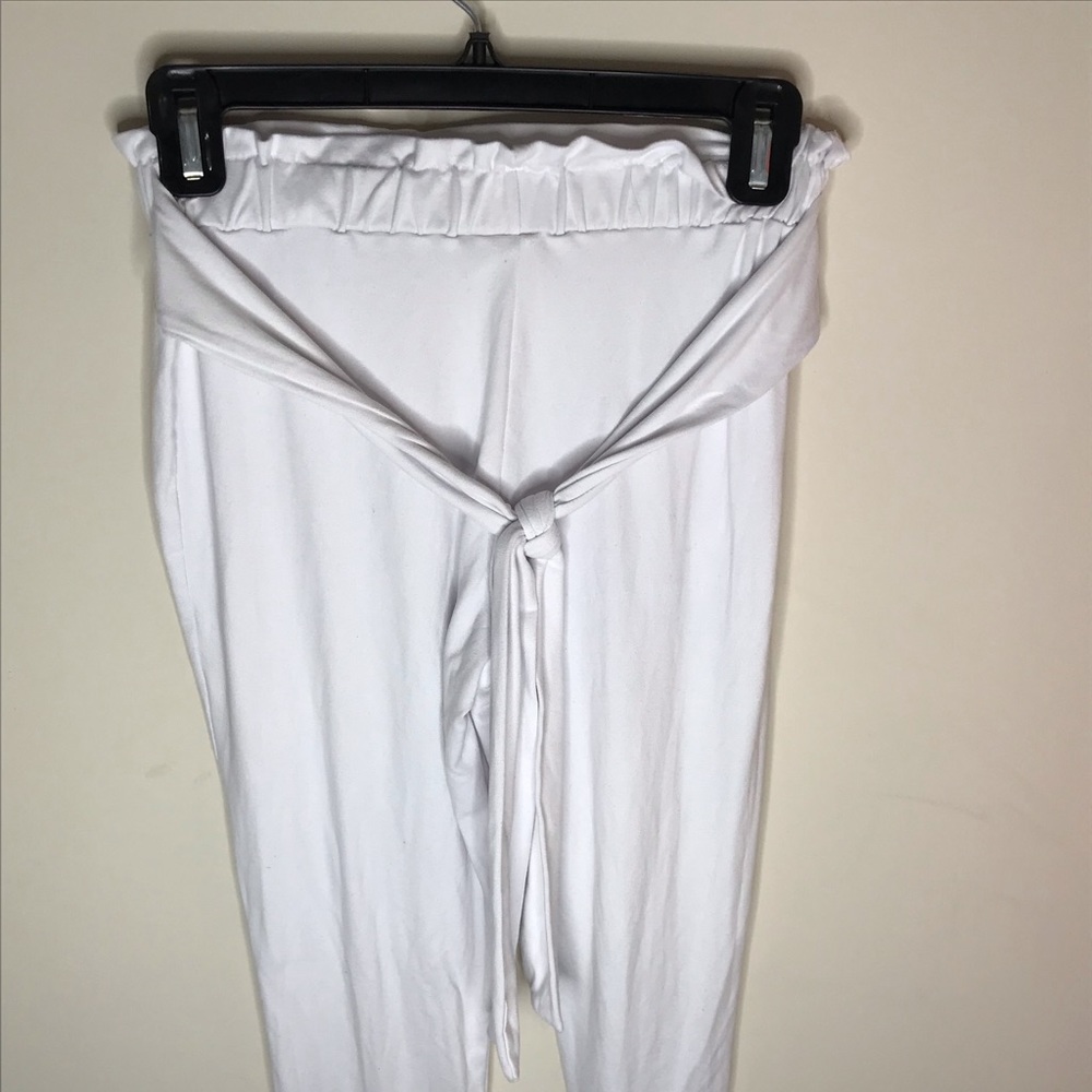 White Jeggings/Jogger w Tie in back
